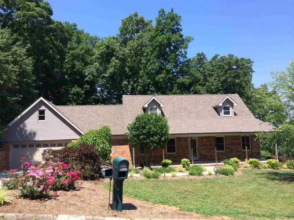 2200 Essex Ln, Morristown, TN 37814
