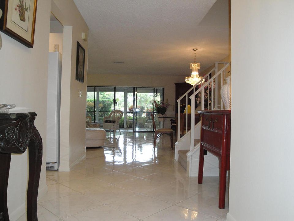 1st image of 2 Stratford Dr #C