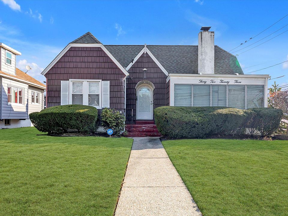 1st image of 3223 Lawrence Avenue