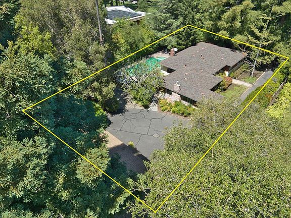 3rd image of 1225 San Mateo Dr