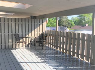 1717 Mount Pleasant St APT 2, Winnetka, IL 60093