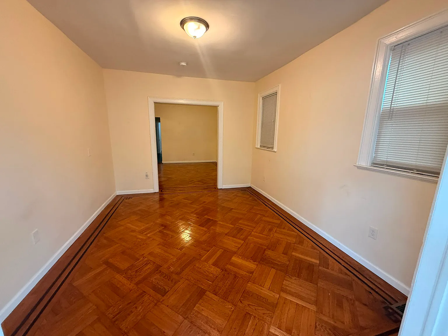 198 Danforth Ave — Photo 4