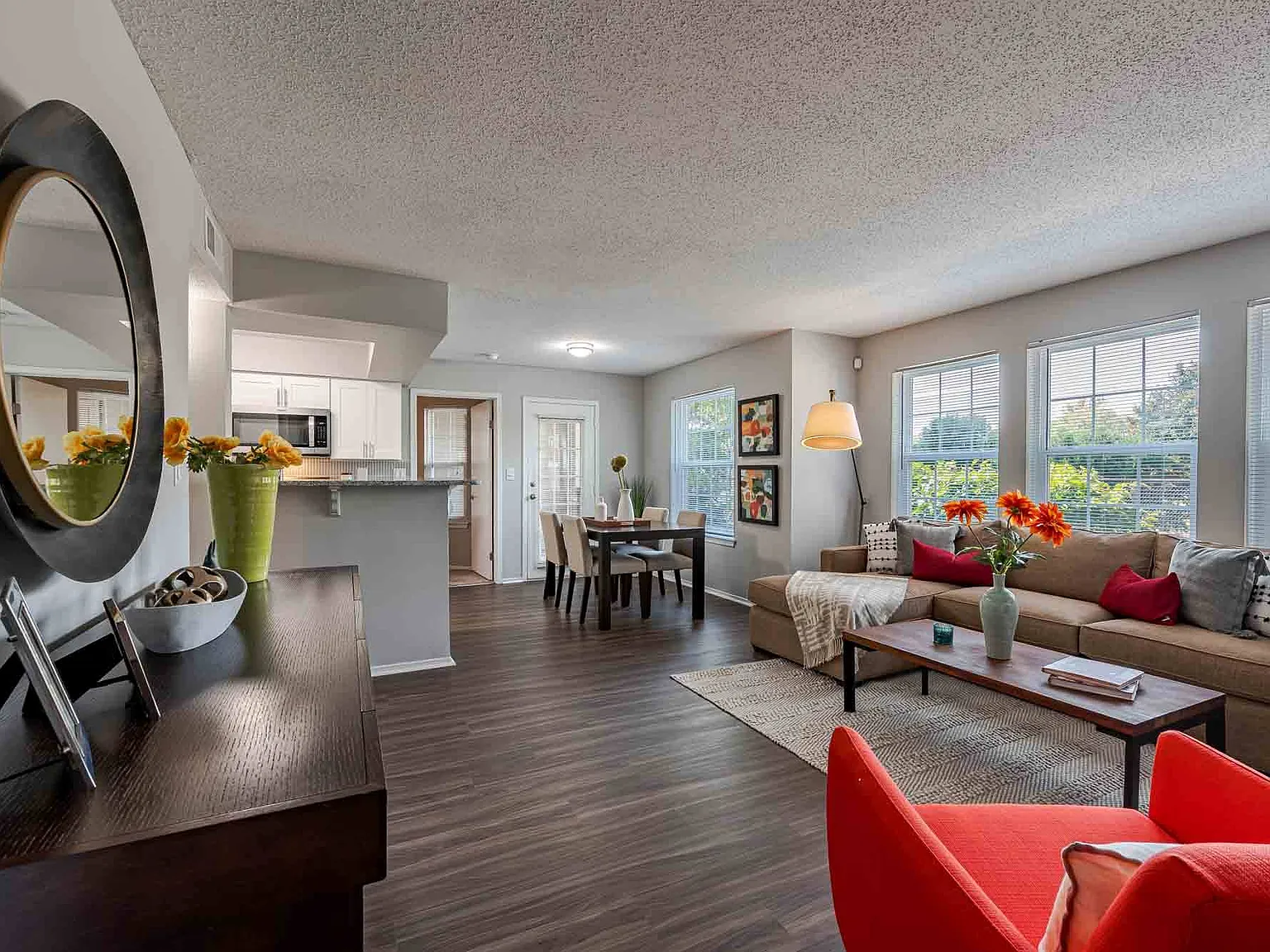 Park Laureate Apartment Homes — Photo 1
