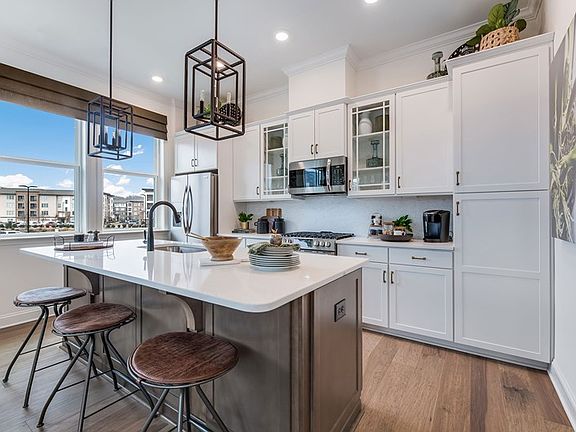 The Knollwood - Kitchen