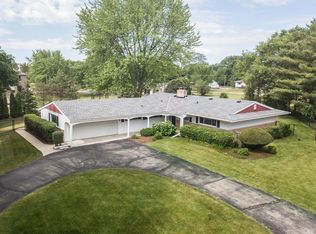 400 Buttercup Ln, Schaumburg, IL