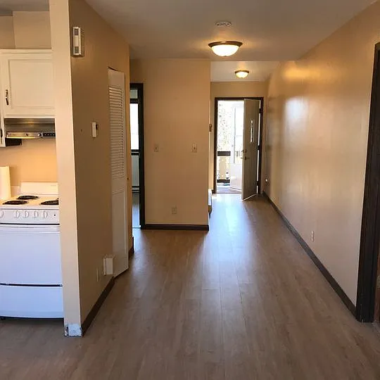 1305 E 1st St #1 — Photo 8