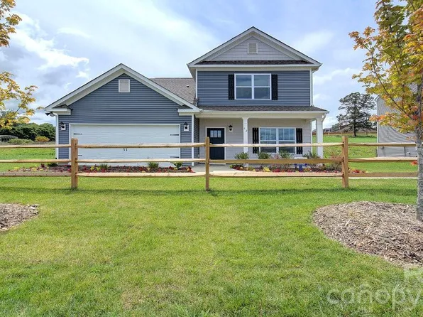 644 Country Oak Dr, Asheville, NC 28804