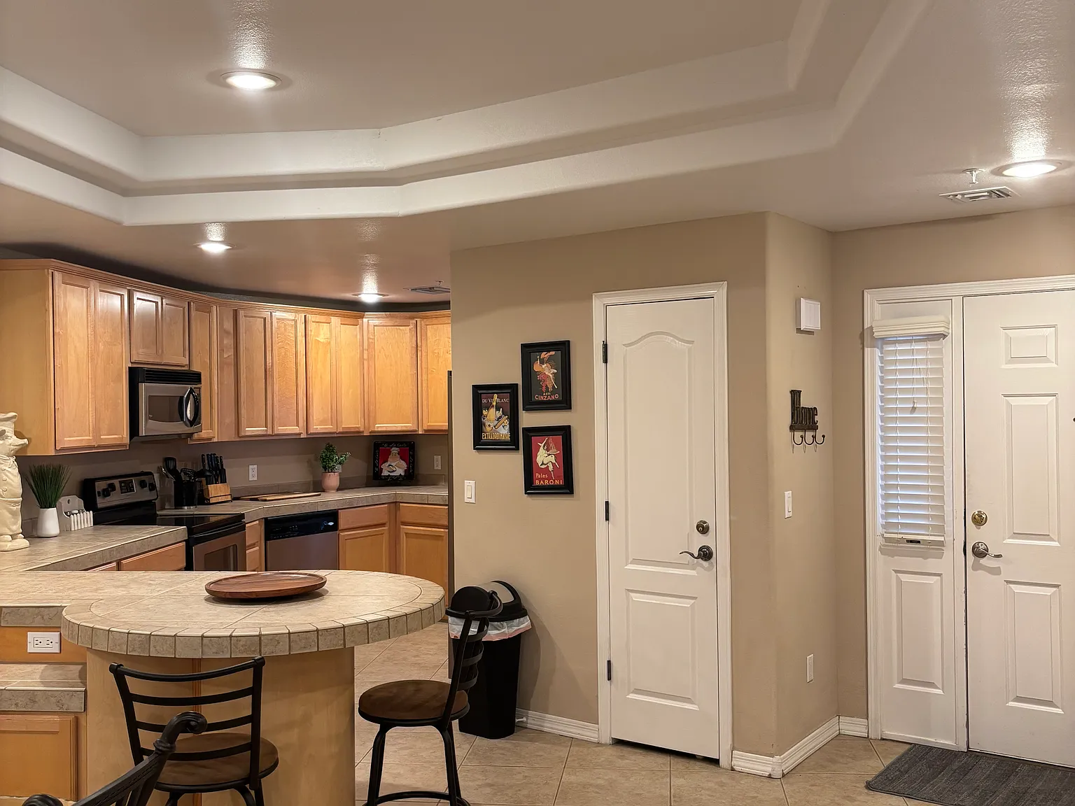 2 bed, 1526 sqft, $2,200 — Photo 2