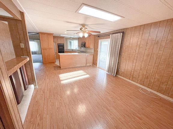 2nd image of 825 Villa Teresa Way #825