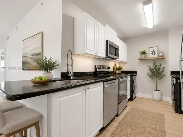 2020 Greenview Shores Blvd APT 109, Wellington, FL 33414