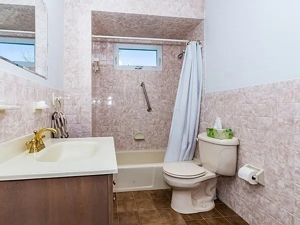 153-155 Alder St #1 — Photo 7