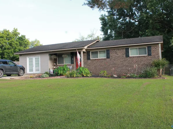 1604 Woodmont St SW, Hartselle, AL 35640