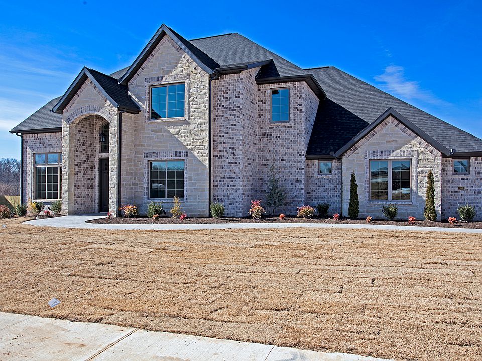 1st image of 205 N Gleneagle Dr