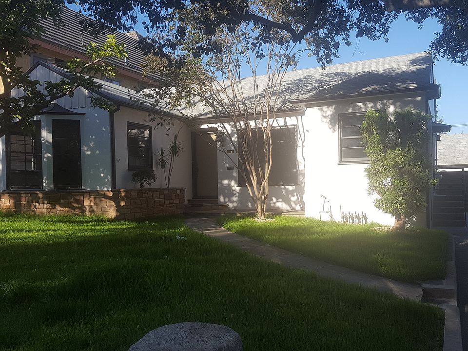 1st image of 360 Sycamore Pl