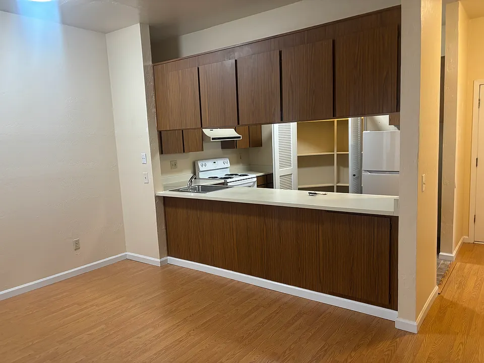 36 Cottage Ave #2