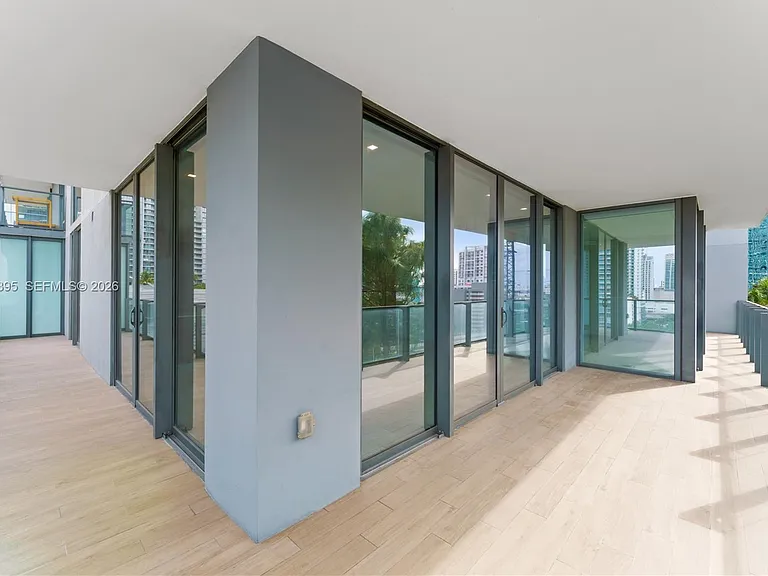 88 SW 7th St #712 — Photo 5