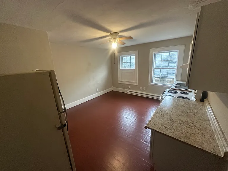 342 Holmes St #4 — Photo 3