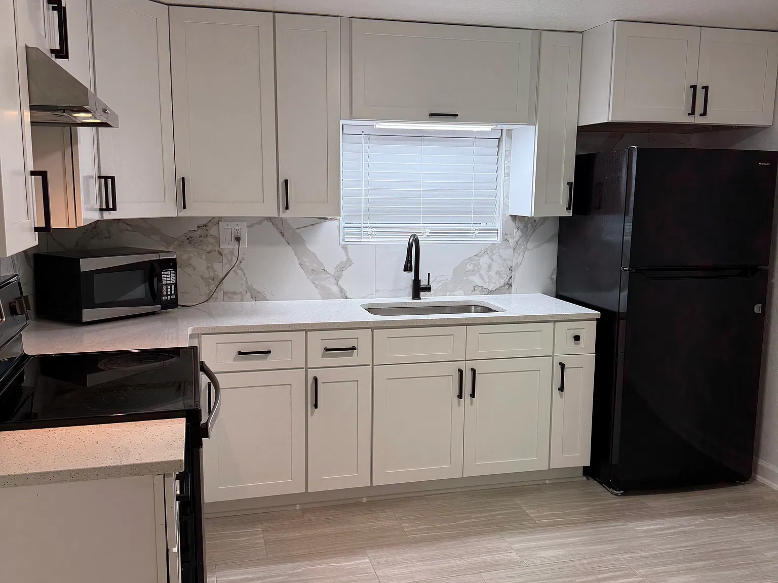 2 bed, 900 sqft, $1,550 — Photo 2