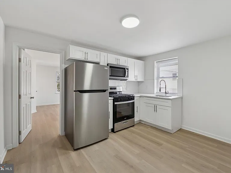 1626 N 17th St #301 — Photo 2