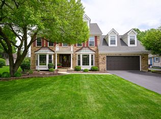 941 Willow Creek Rd, West Chicago, IL 60185