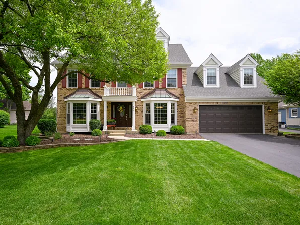 941 Willow Creek Rd, West Chicago, IL 60185