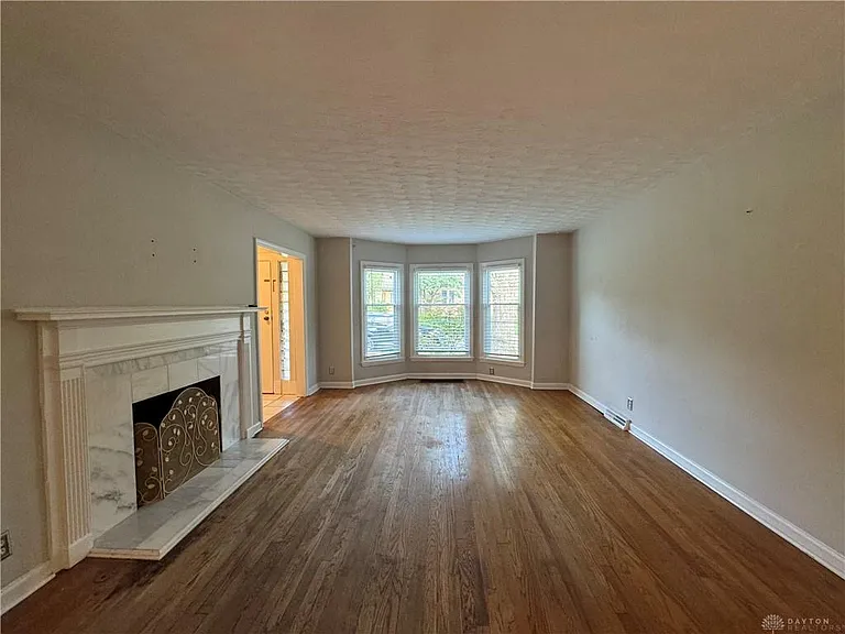 1260 Delaine Ave — Photo 4