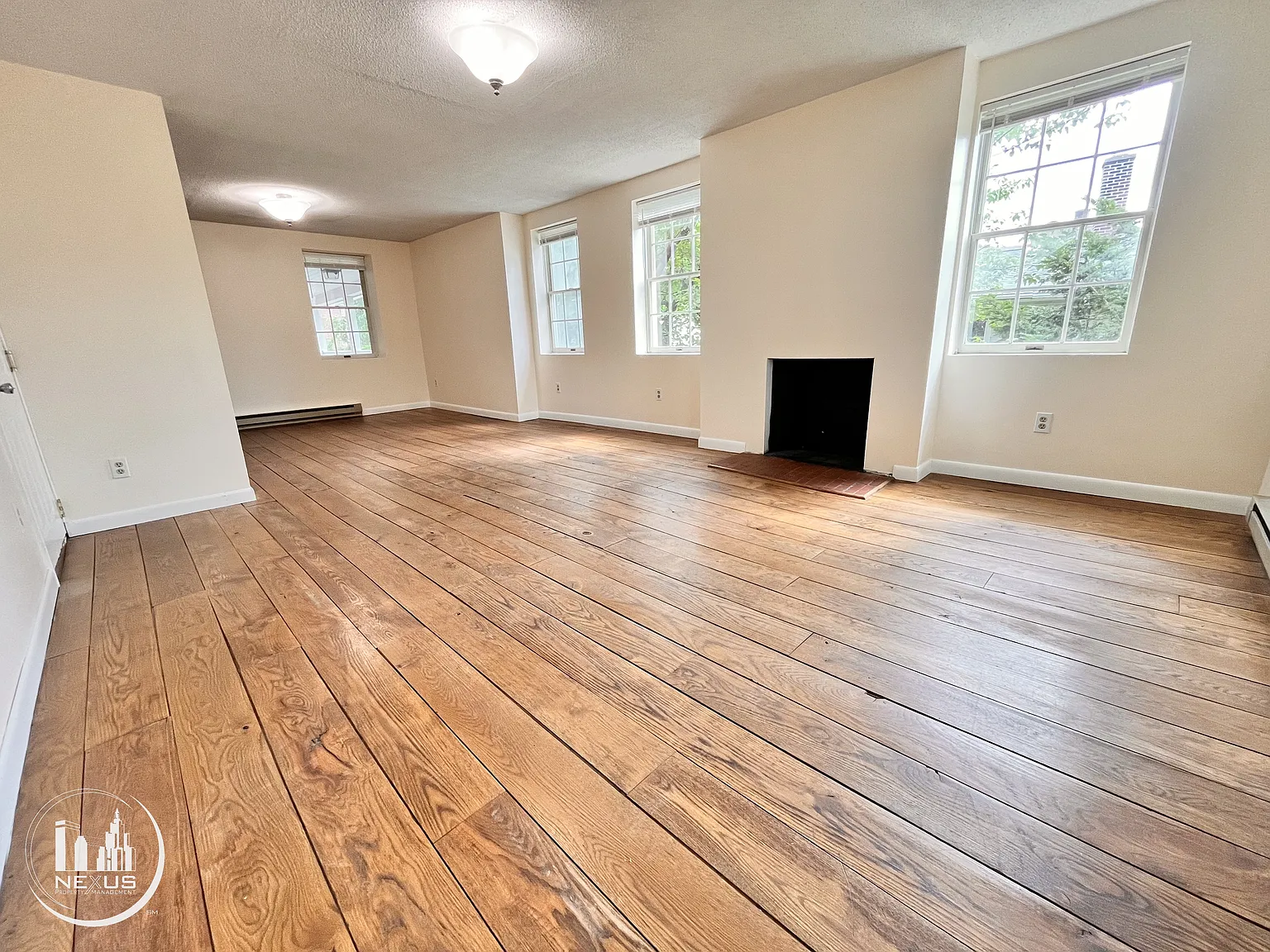 2 bed, 1980 sqft, $1,999 — Photo 1