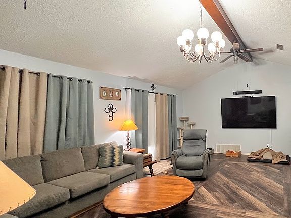 3rd image of 108 Ea St