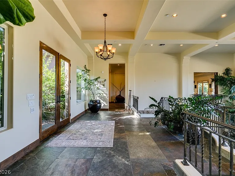 549 Regents Gate Dr — Photo 8