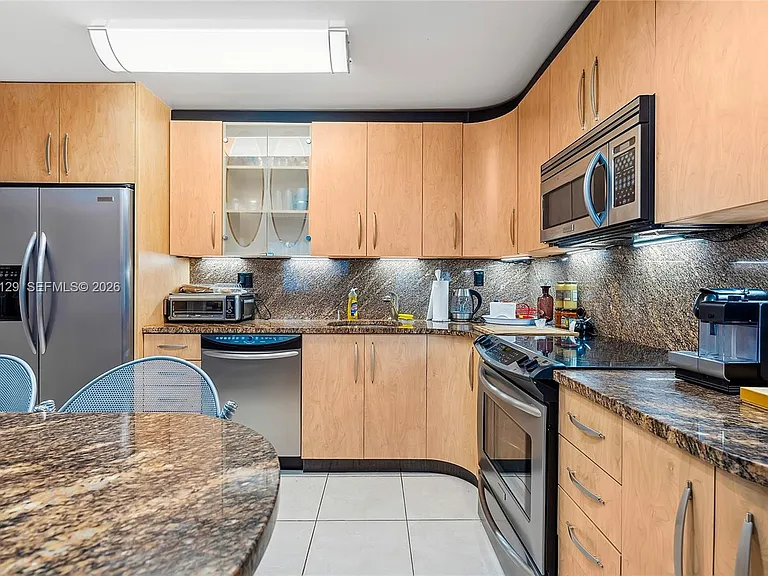 1400 S Ocean Dr #802 — Photo 2