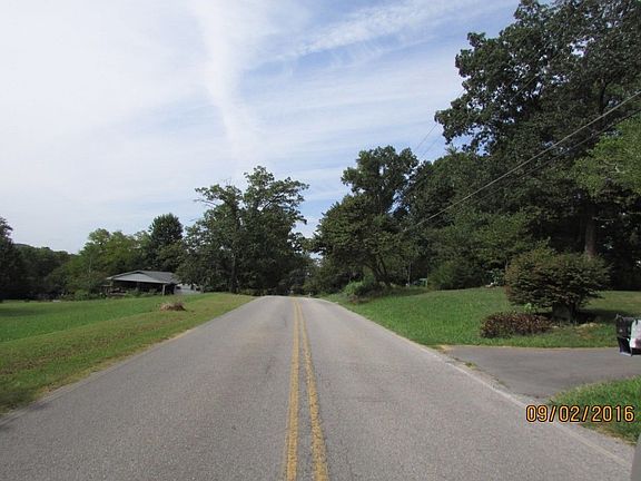 5th image of 418 Highland View Dr