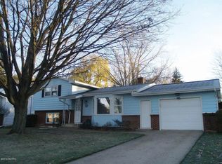 2230 Woodlawn Ave SE, Grand Rapids, MI