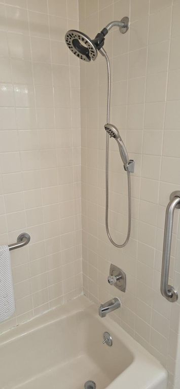 2448 NE 13TH Avenue, photo 9
