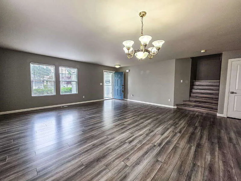 4 bed, 2.5 bath, 3060 sqft, $3,600 — Photo 4