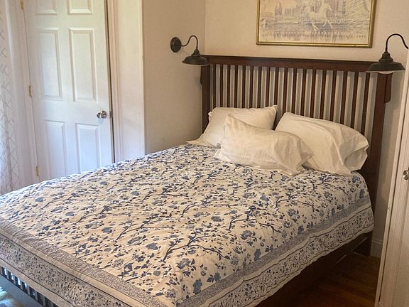 Main bedroom with two closetsFront