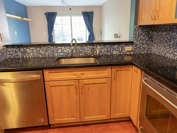 5th image of 700 E Denny Way Unit 402
