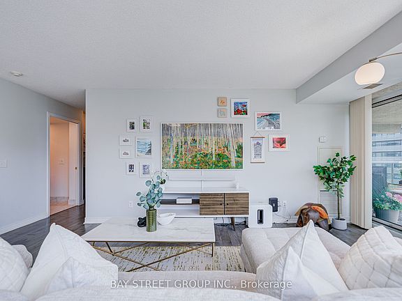 3rd image of 30 Grand Trunk Cres #1811