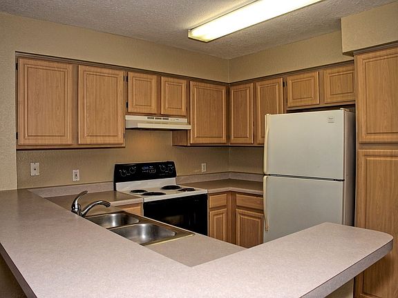 4th image of 13827 Fairway Island Dr APT 1215