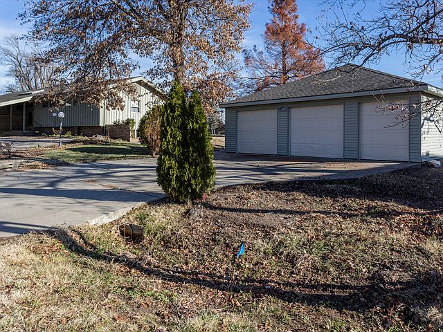 1st image of 2720 Syler Dr
