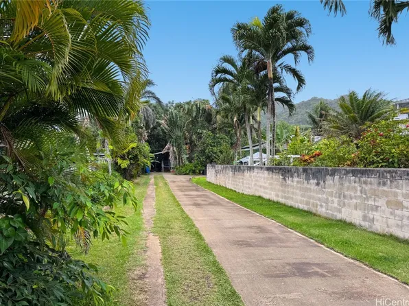 54-018 Kukuna St, Hauula, HI 96717