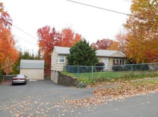 11 Hamilton Cir, Feeding Hills, MA 01030