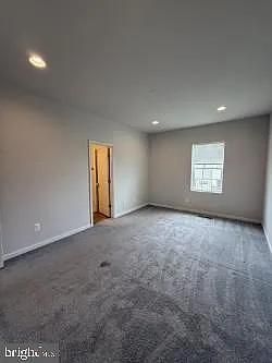 240 Parkland Dr — Photo 17
