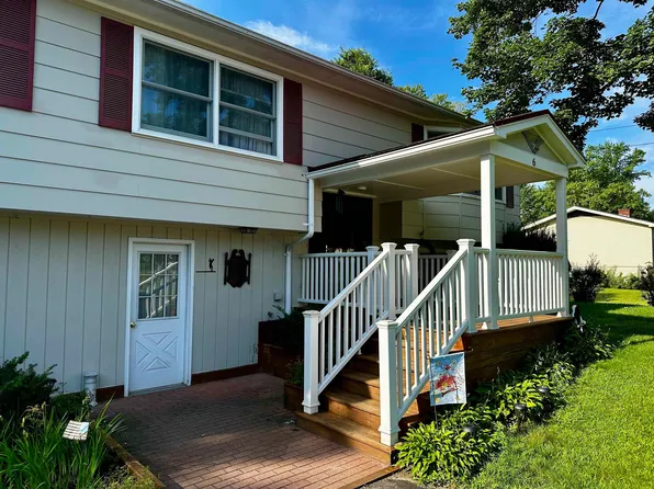 6 Green Knolls Lane, Rutland City, VT 05701