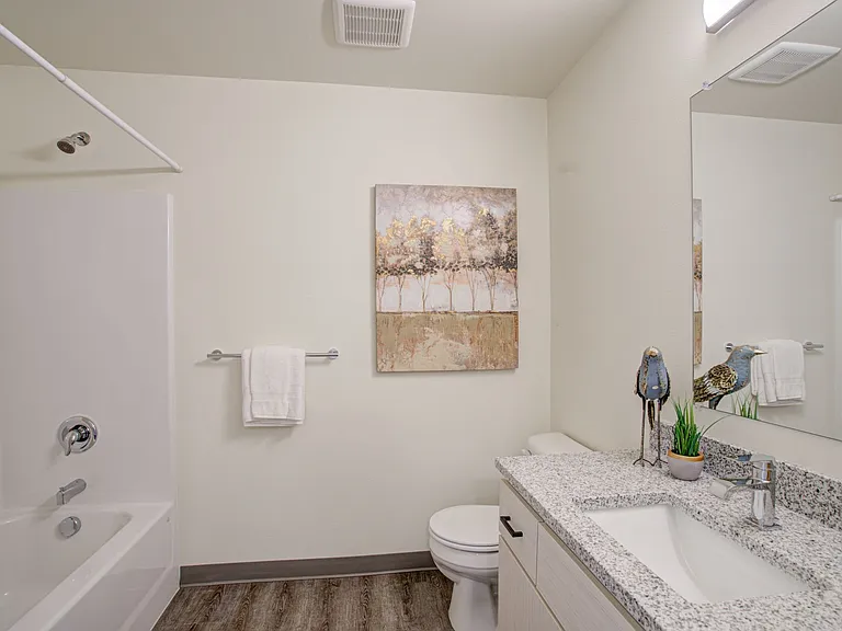 Country Living with Modern Flair: Wake up to the sounds of nature, Live Minutes from Everything — Photo 14