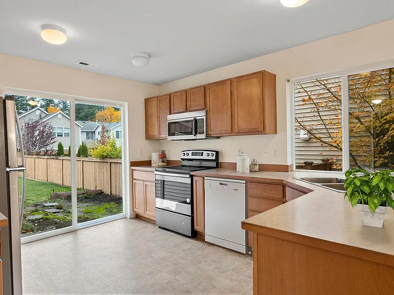 6525 Douglas Ave SE — Photo 15