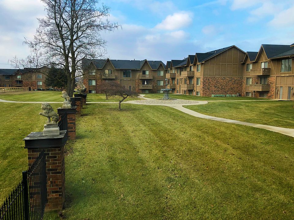 Welcome to Stonehenge Gates in Flint, MI!