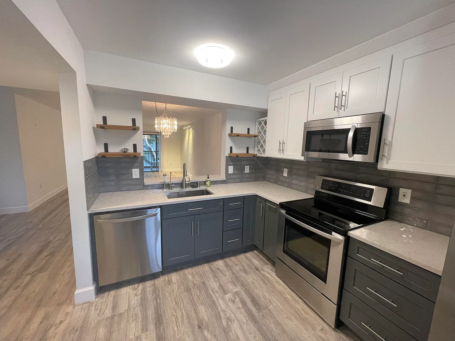 2 bed, 2.0 bath, 1580 sqft, $3,200 — Photo 3