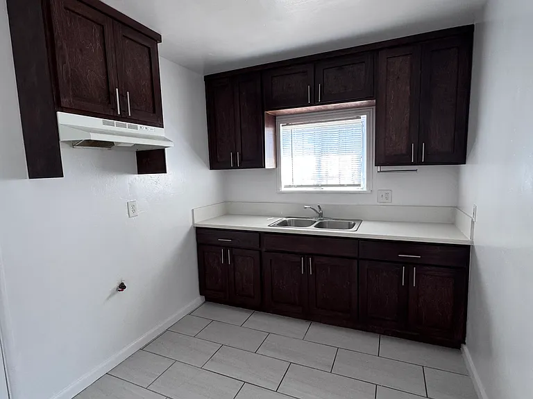 2131 E 119th St #2135 — Photo 8