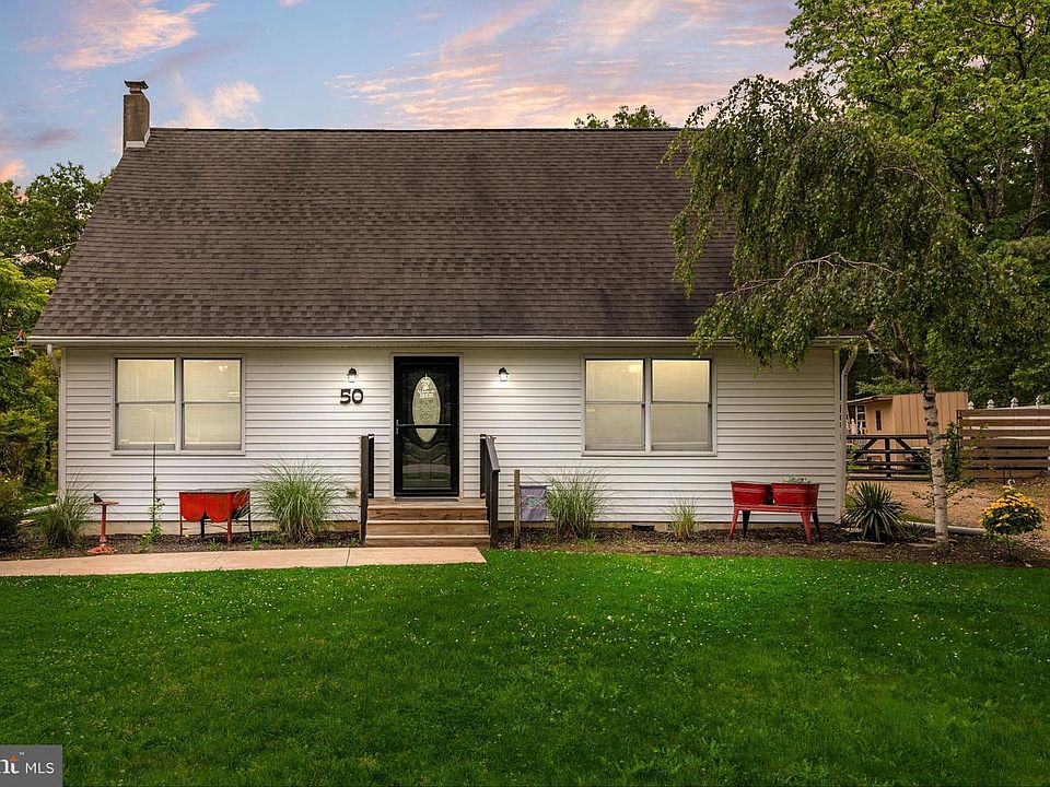 1st image of 50 Crow Pond Rd