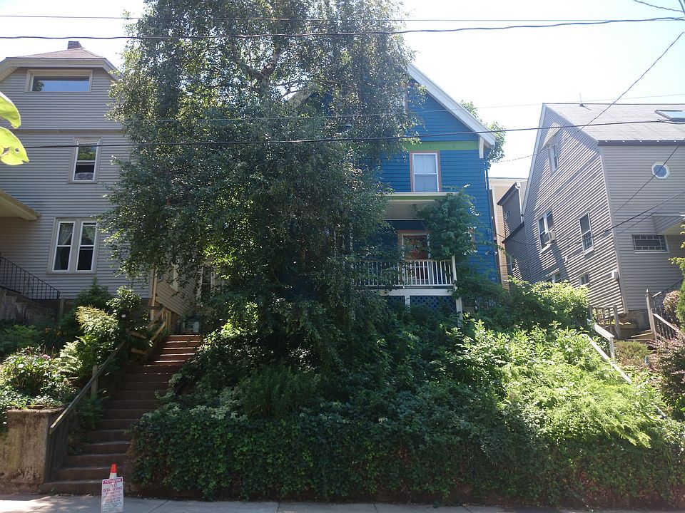 2nd image of 39 Sheridan St